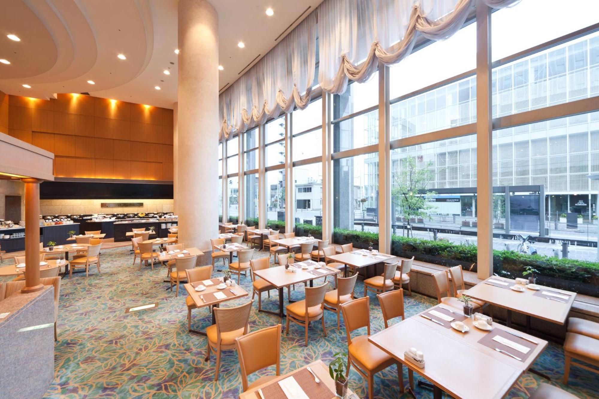 Hotel Ana Crowne Plaza Toyama By Ihg Exterior foto